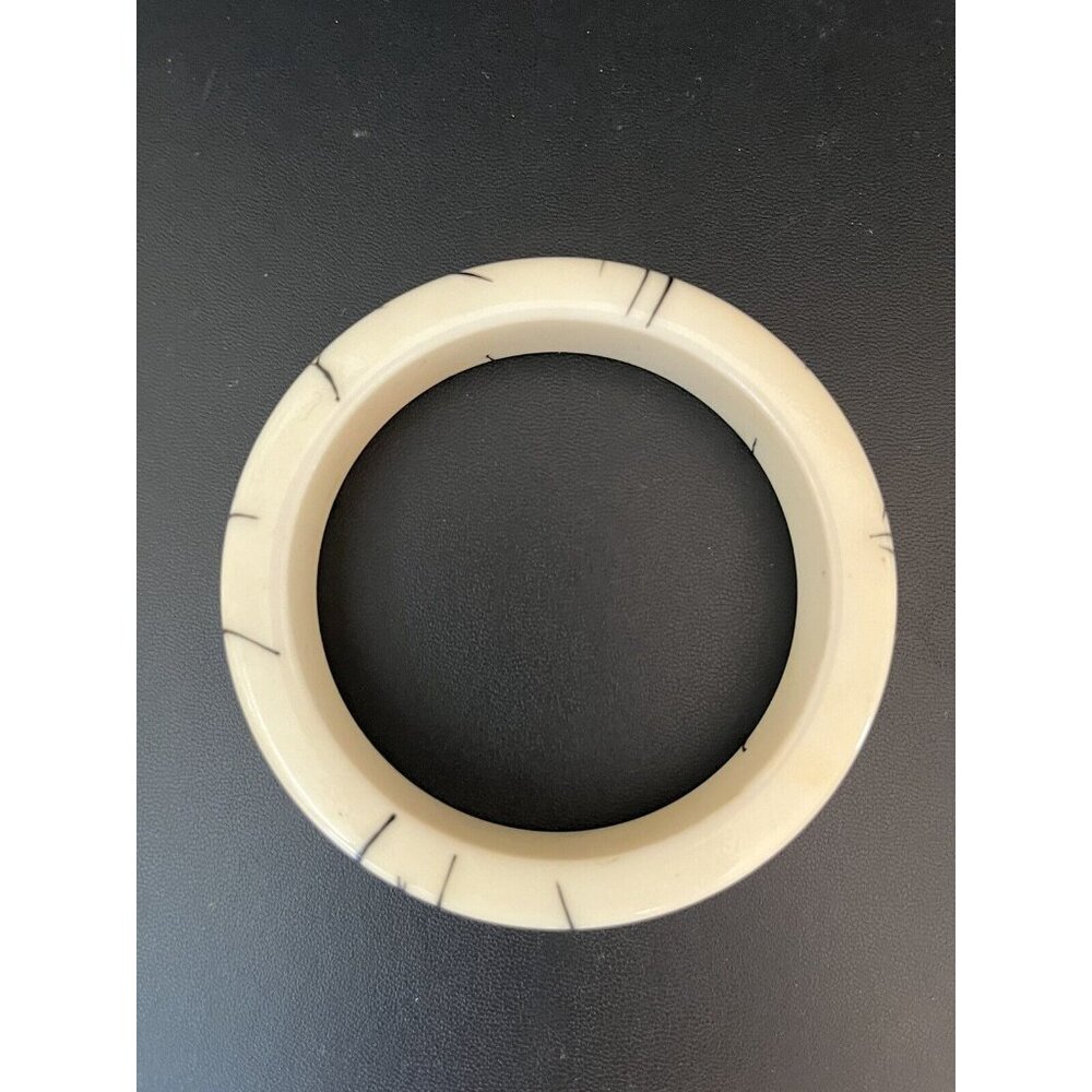 bangle bracelet Vintage Off White With Black Platter Pattern Round - Picture 3 of 5